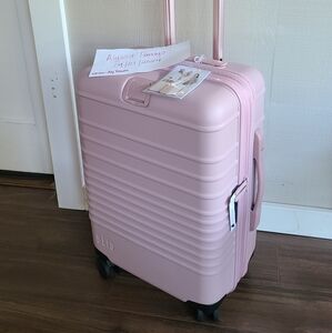 Beis Carry-on Luggage in Atlas Pink